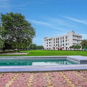 Riveria Resort